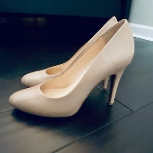 Jessica Simpson Nude Heels ~ Size 8